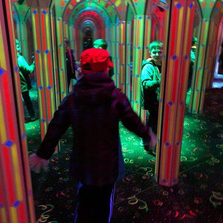 Krazy Mirror Maze